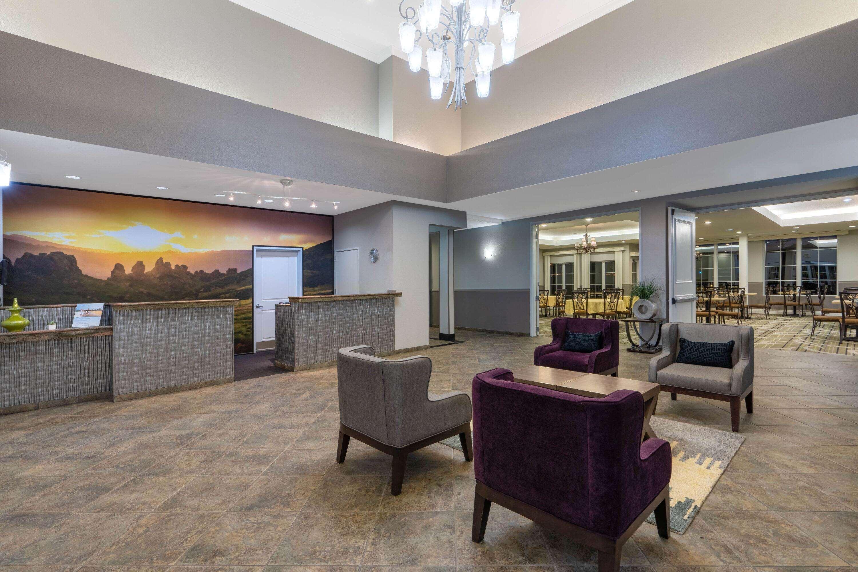 La Quinta Inn & Suites By Wyndham Loveland Estes Park Exterior photo